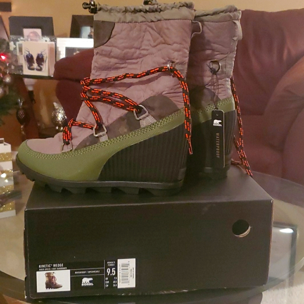 Sorel Kinetic Wedge Boot - Hiker Green